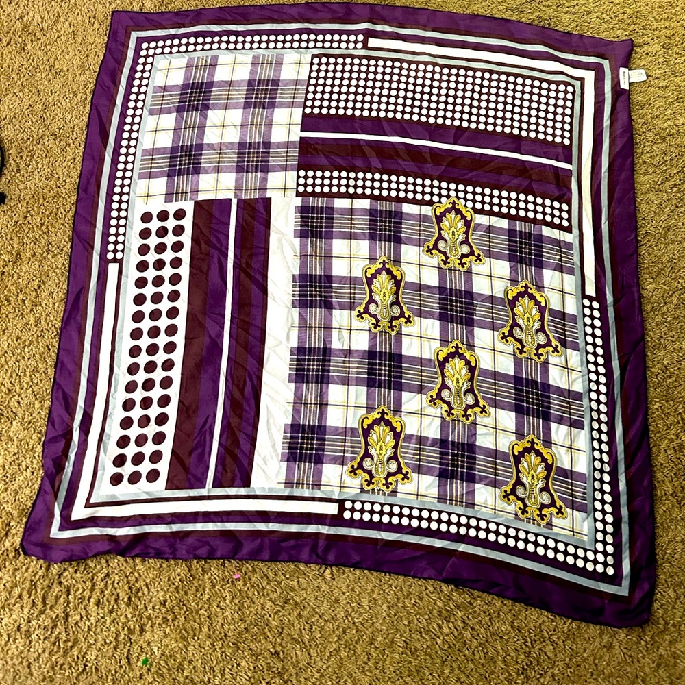 Square‎ Houndstooth Scarf 35” x 35”